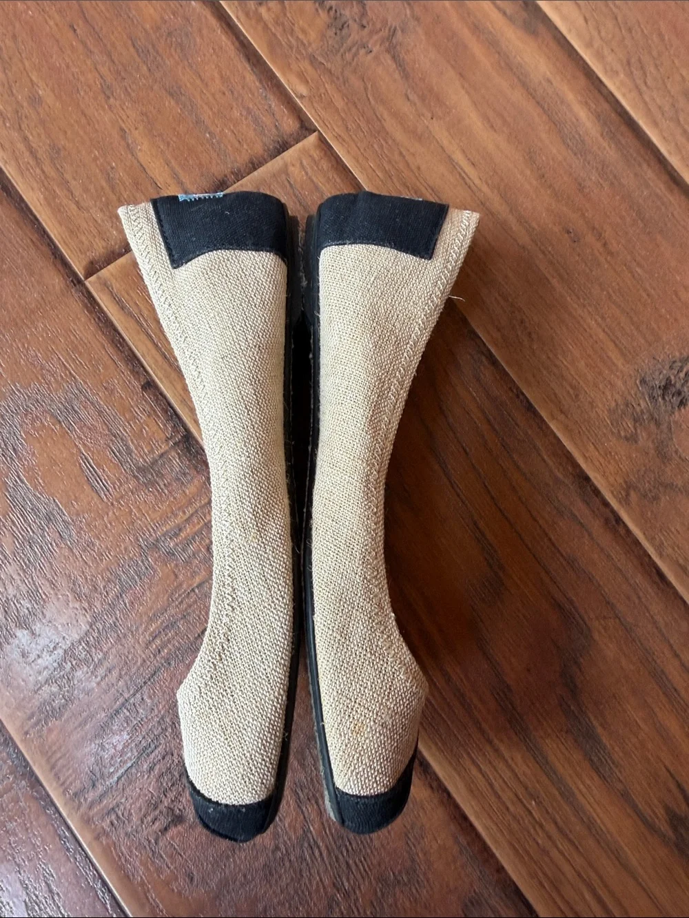 Toms Two-Tone Tan and Black Ballet Flats - Size 9